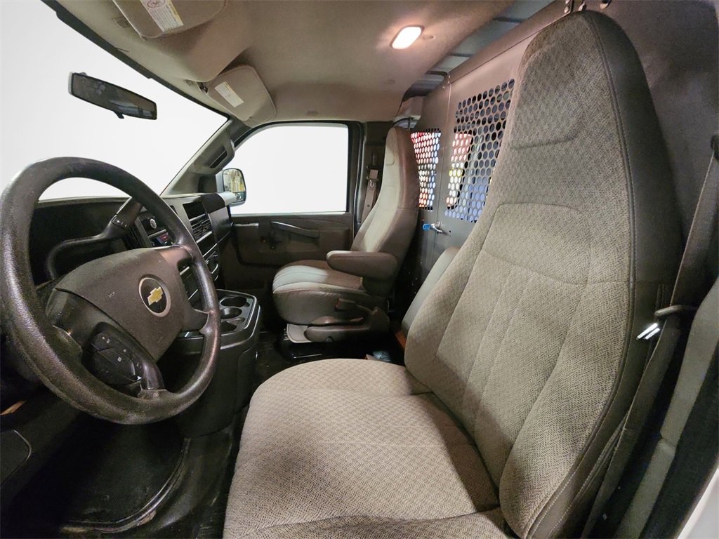 Used 2016 Chevrolet Express 2500 image 12