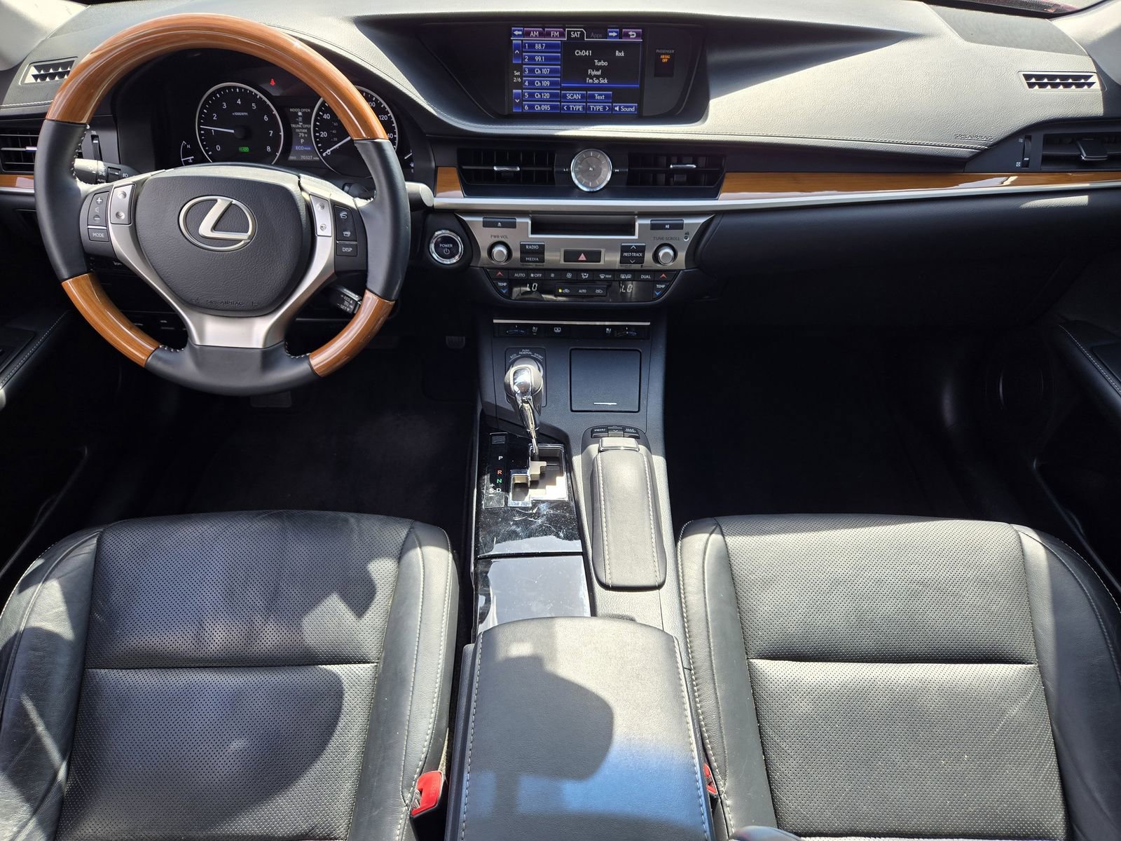 Used 2014 Lexus ES 300h w/ Luxury Package w/Bamboo Trim FWD image 24