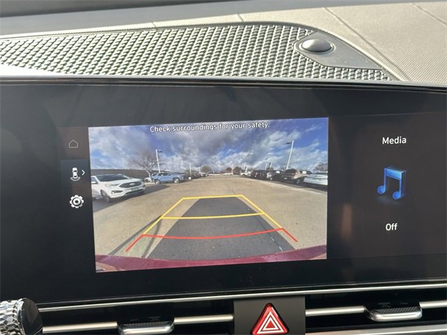 Used 2023 Hyundai Elantra SEL w/ Convenience Package image 17