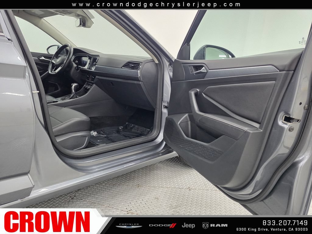 Used 2024 Volkswagen Jetta SE FWD image 10