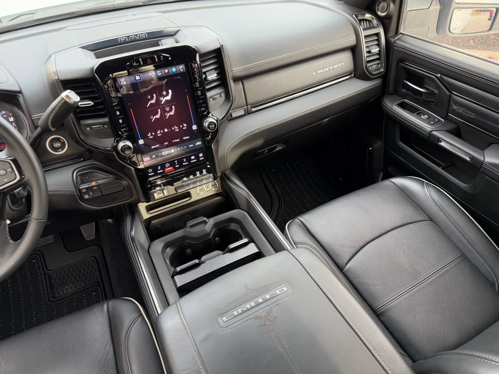 Used 2024 RAM 2500 Limited AWD/4WD image 31