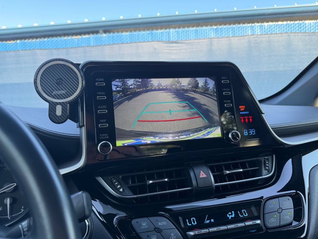 Used 2019 Toyota C-HR XLE FWD image 18