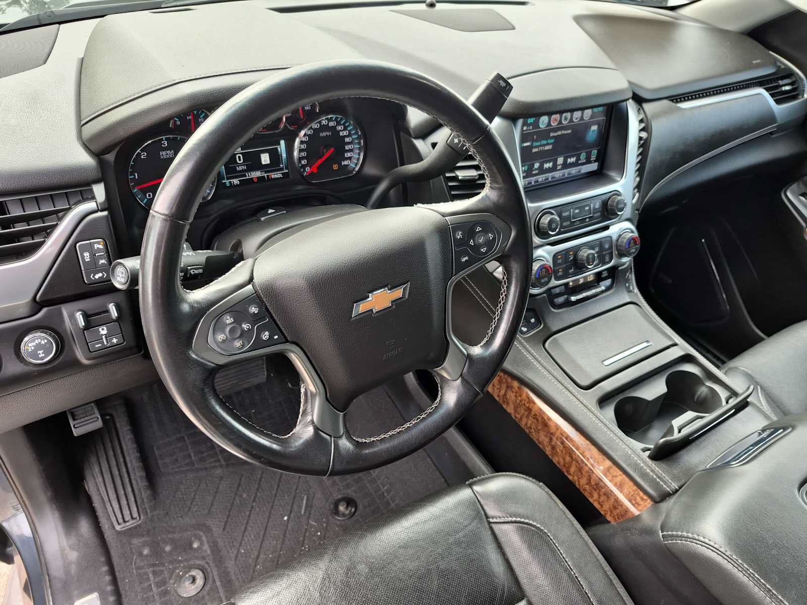 Used 2020 Chevrolet Suburban Premier AWD/4WD image 2