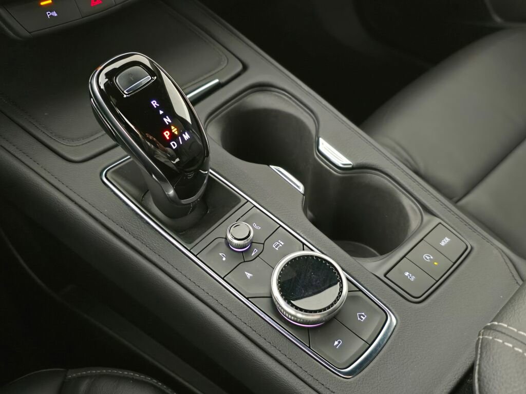 Used 2024 Cadillac XT4 Premium Luxury image 31