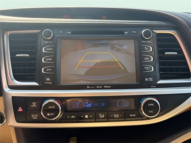 Used 2017 Toyota Highlander Limited image 24
