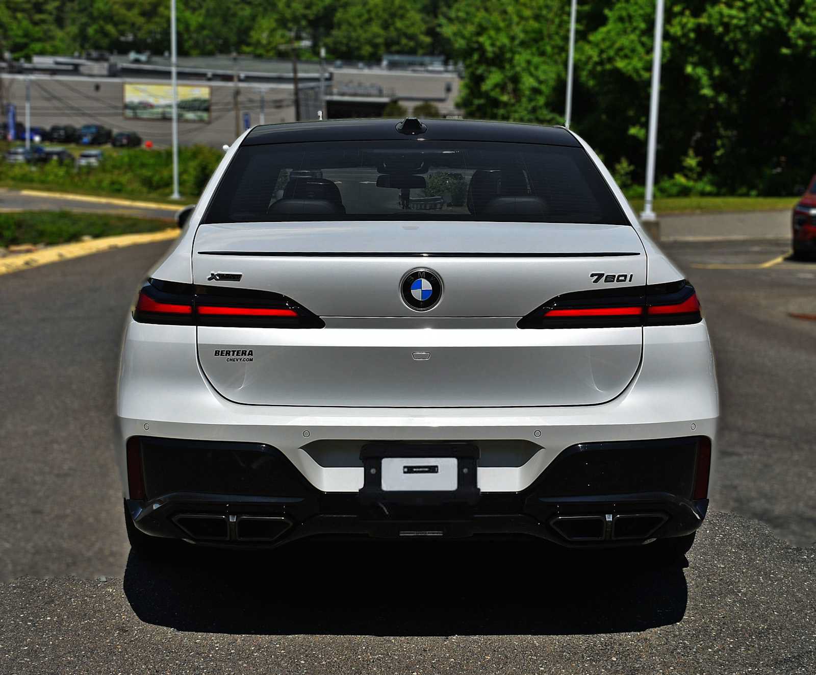 Used 2024 BMW 760i xDrive AWD/4WD image 8