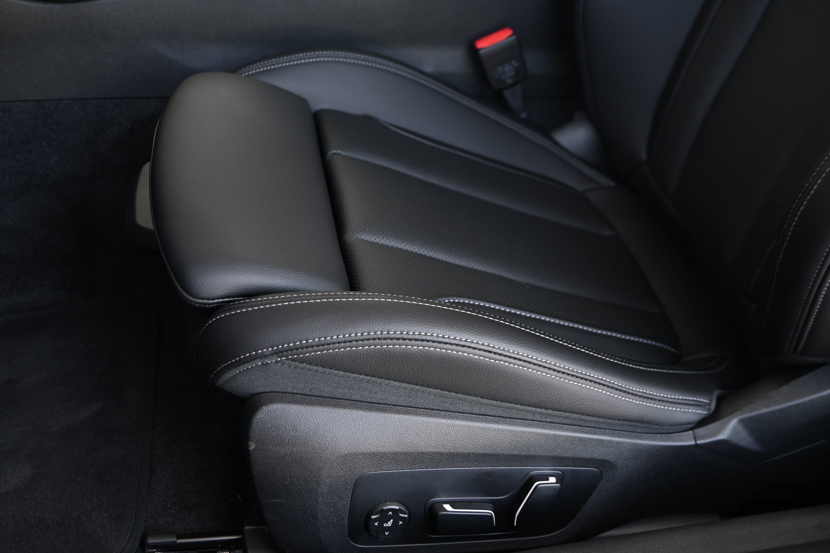 Used 2026 BMW M240i Coupe RWD image 30