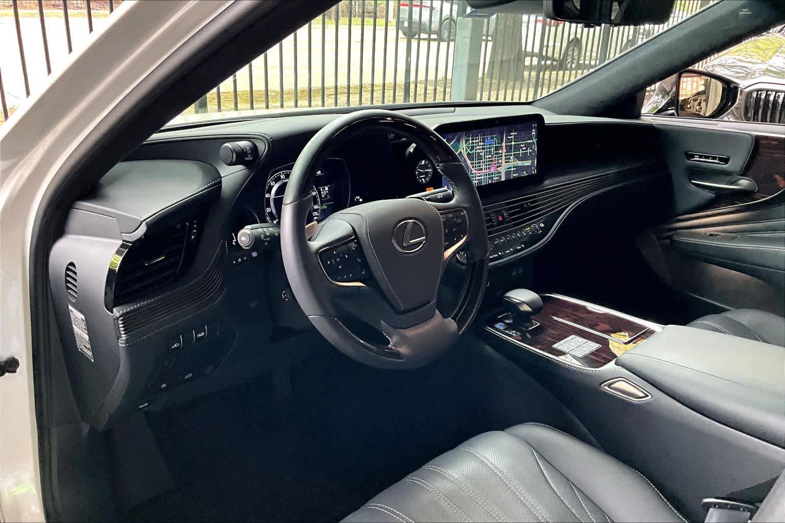 Used 2023 Lexus LS 500 AWD w/ Luxury Package image 17