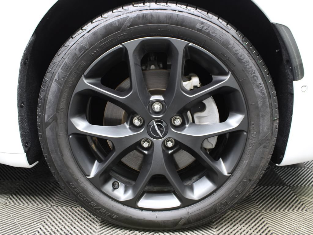 Used 2024 Chrysler Pacifica Touring-L w/ S Appearance Package AWD/4WD image 13