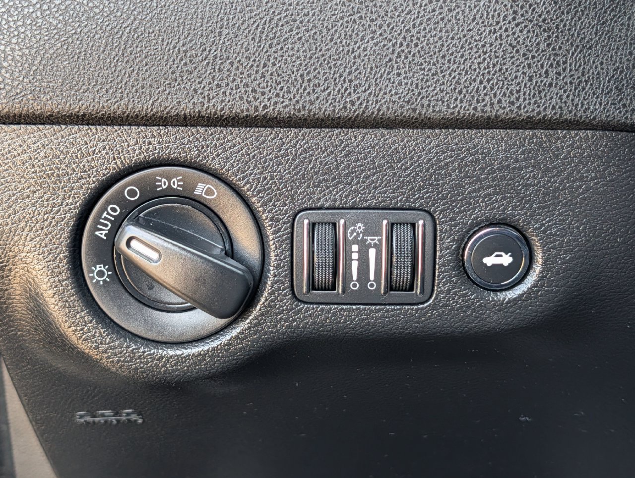 Used 2022 Dodge Charger SXT RWD image 18