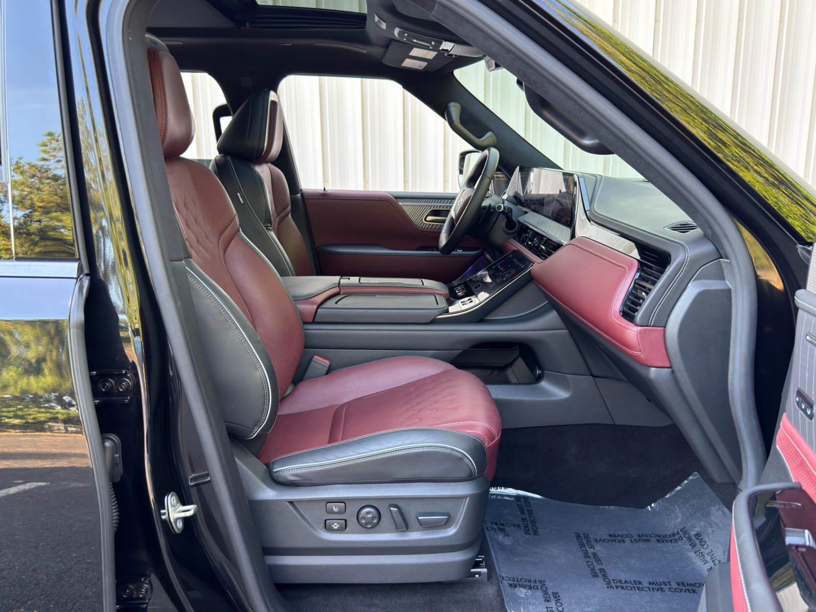 Used 2025 INFINITI QX80 Autograph AWD/4WD image 16