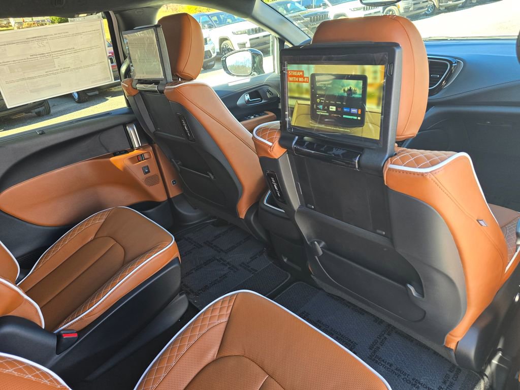 New 2026 Chrysler Pacifica Pinnacle image 27