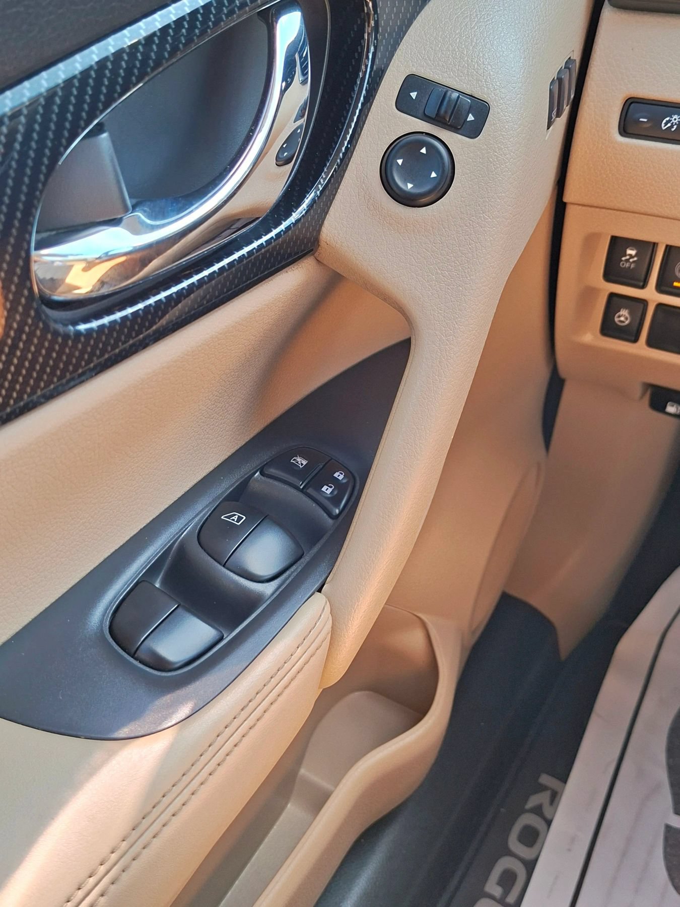 Used 2017 Nissan Rogue SL w/ SL Premium Package FWD image 29