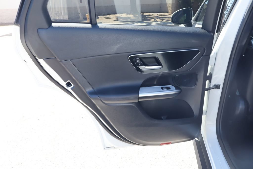 Used 2025 Mercedes-Benz GLC 350e 4MATIC image 33