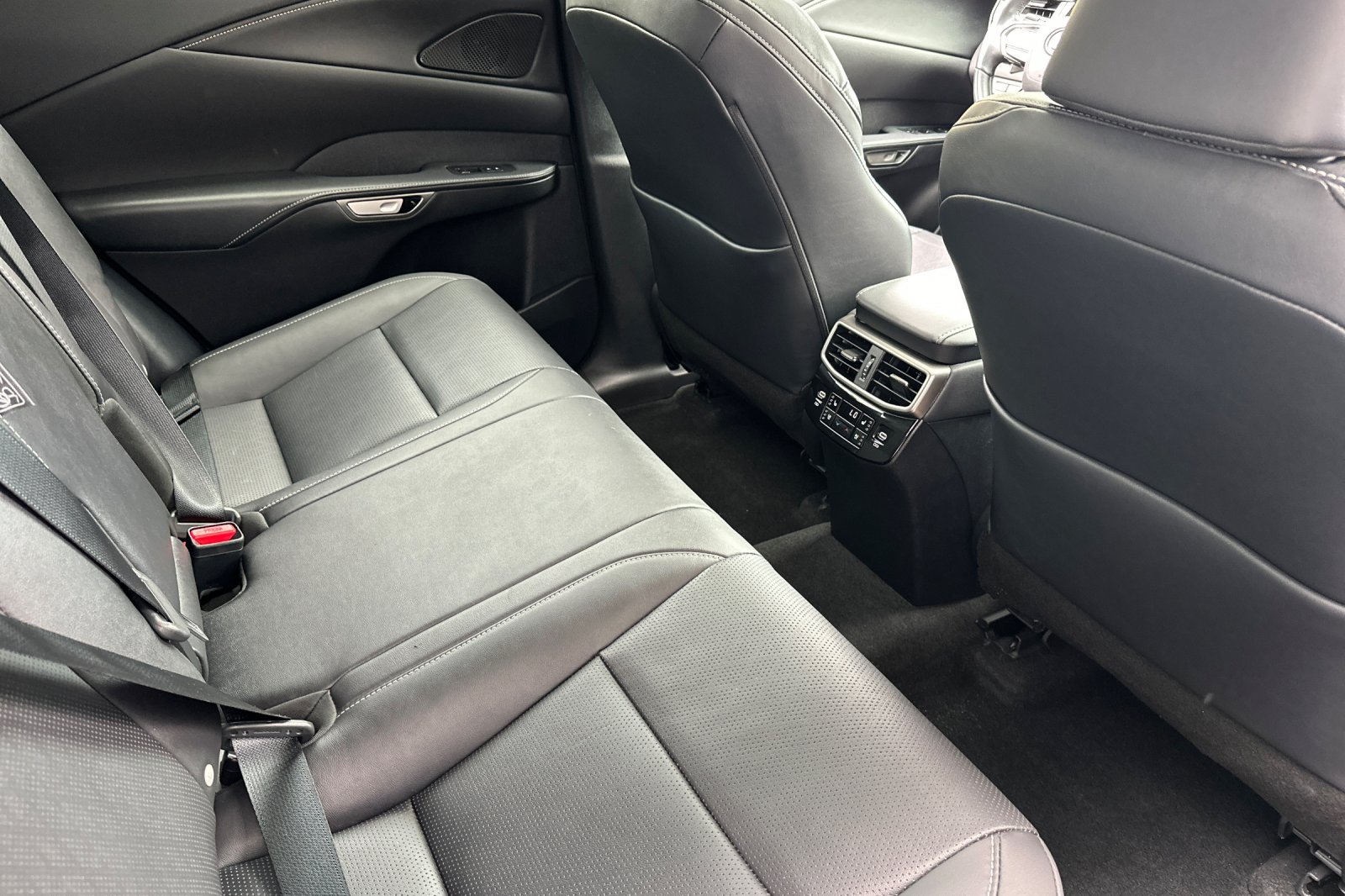 Used 2023 Lexus RX 350 Premium Plus w/ Cold Area Package FWD image 31