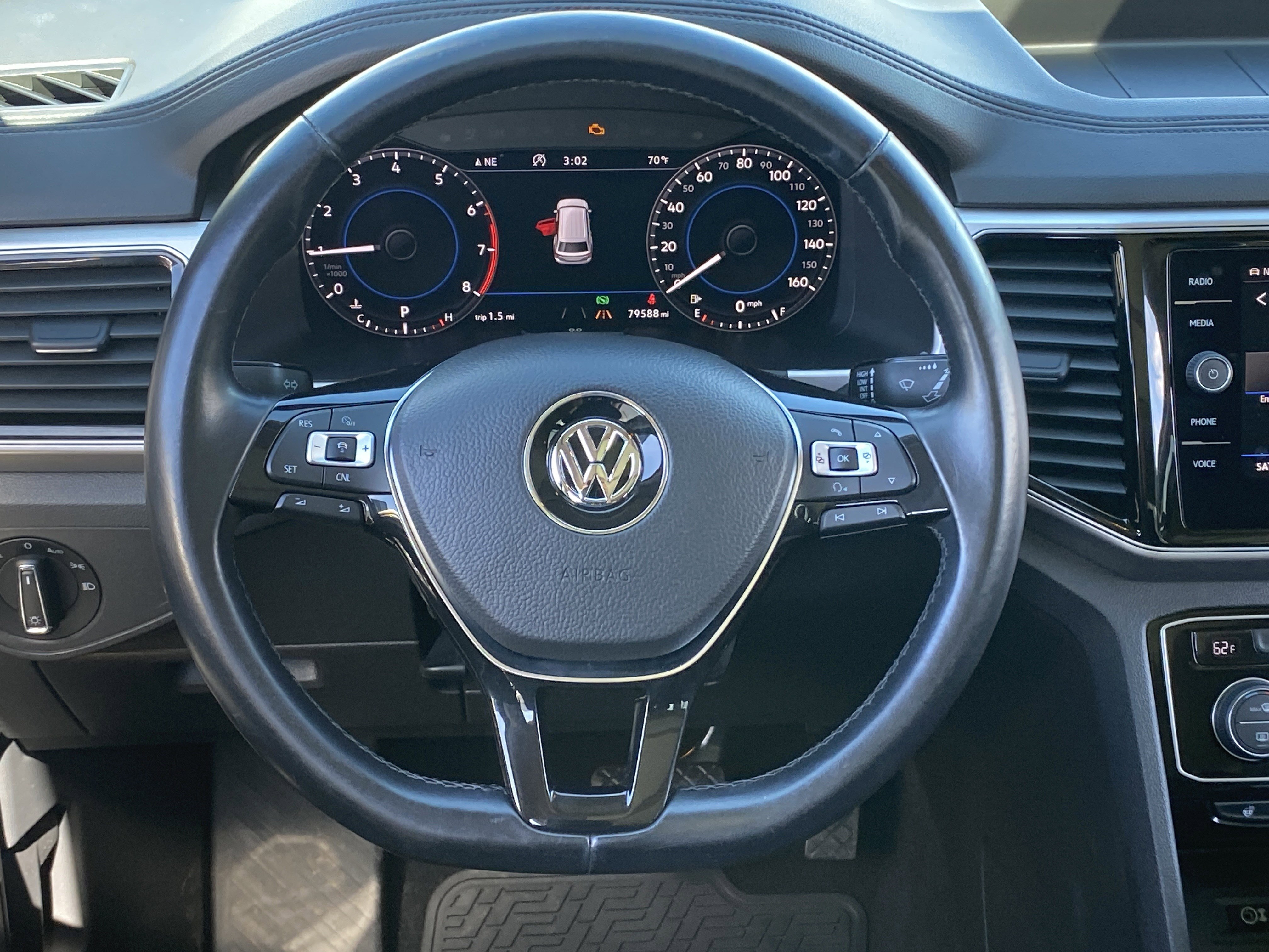 Used 2018 Volkswagen Atlas SEL Premium image 30