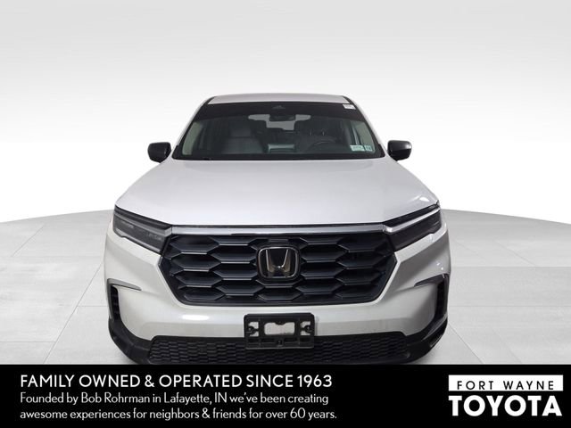 Used 2023 Honda Pilot LX image 3