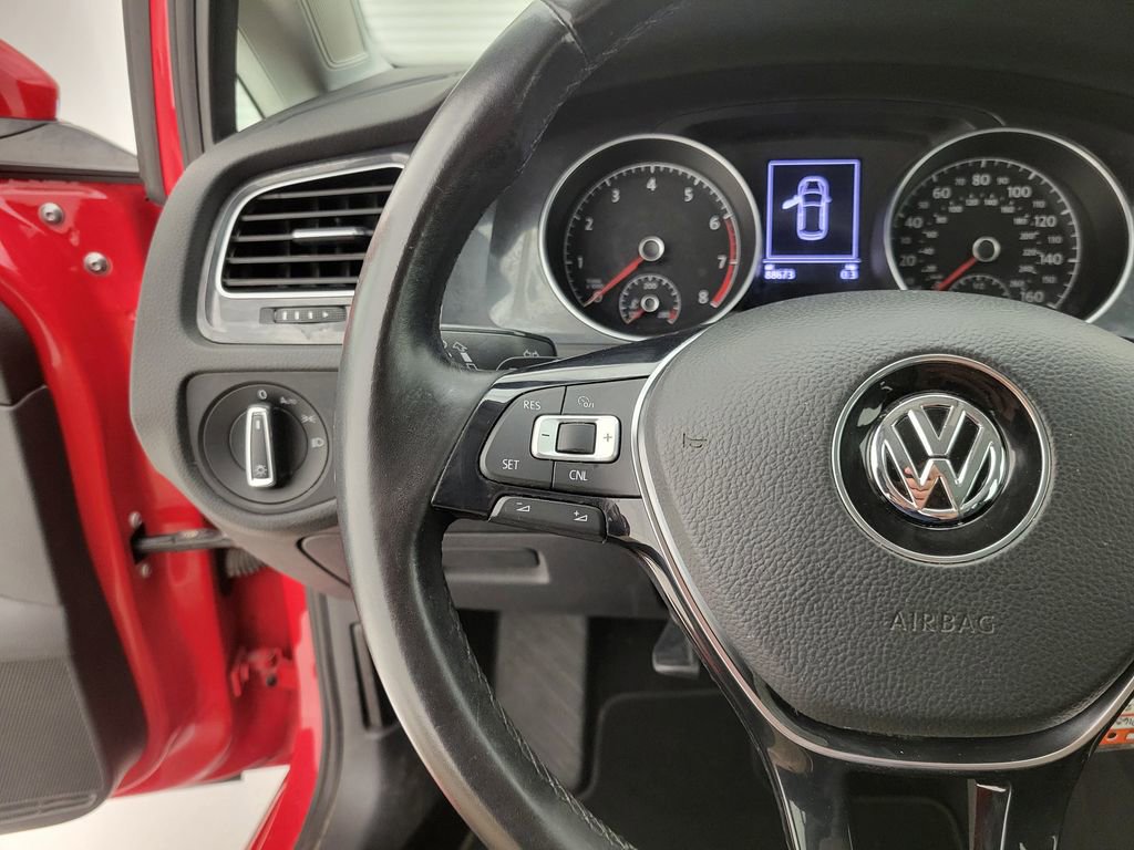 Used 2018 Volkswagen Golf S FWD image 4