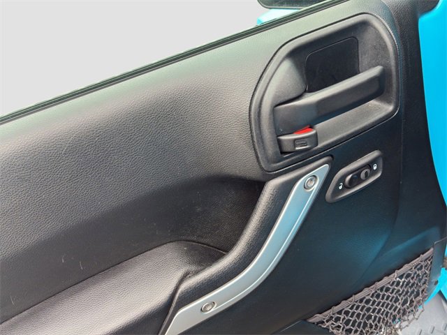 Used 2018 Jeep Wrangler Unlimited Sahara w/ Connectivity Group image 25