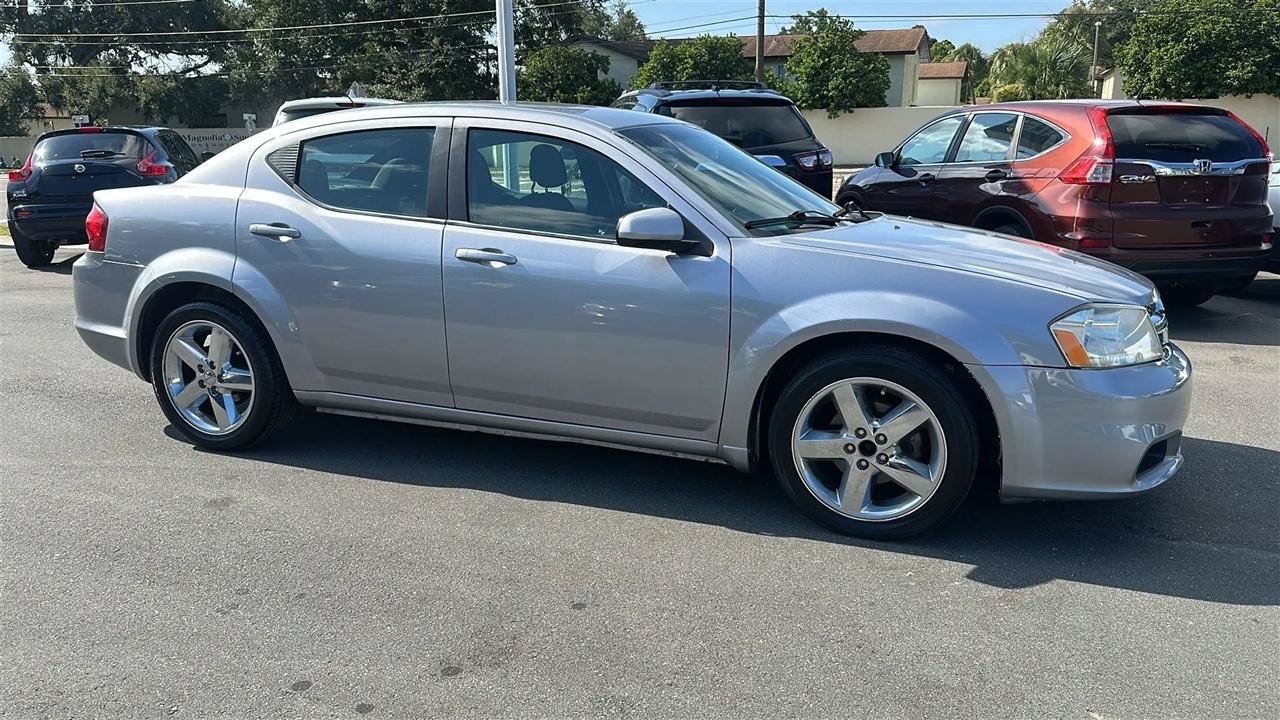 Used 2013 Dodge Avenger SXT FWD image 6