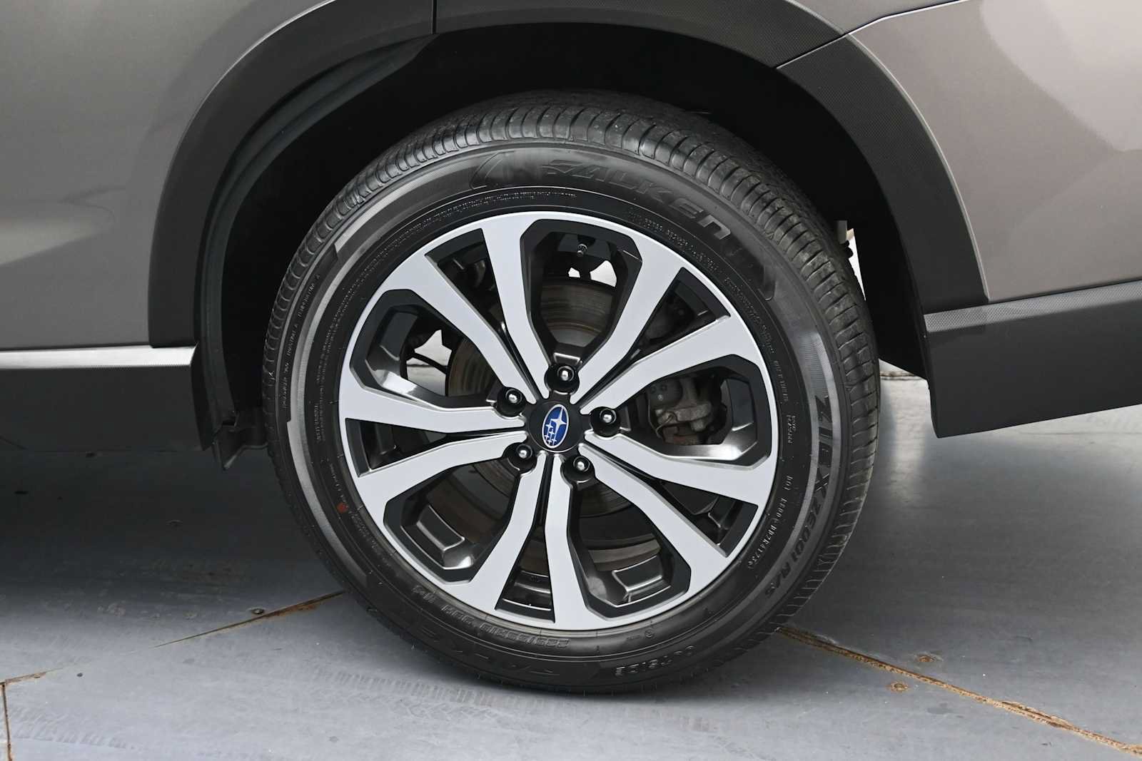 Used 2024 Subaru Forester Limited AWD/4WD image 5