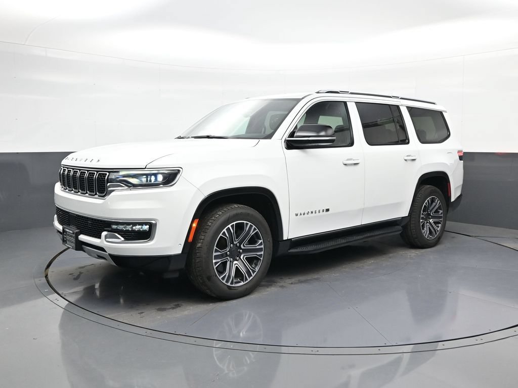 Used 2024 Jeep Wagoneer Series II w/ Flexible Seating Group RWD image 4