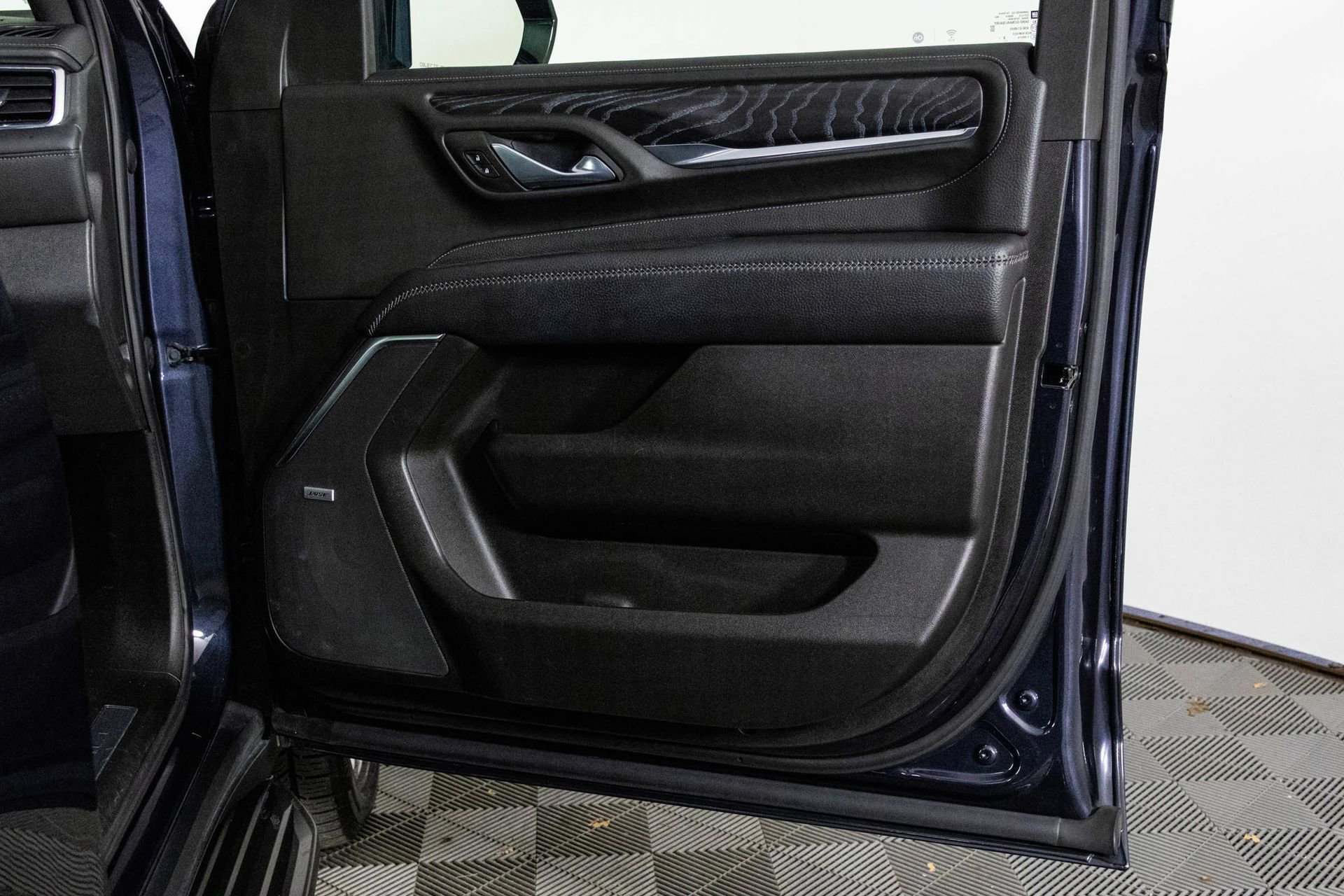 Used 2023 GMC Yukon XL Denali image 40