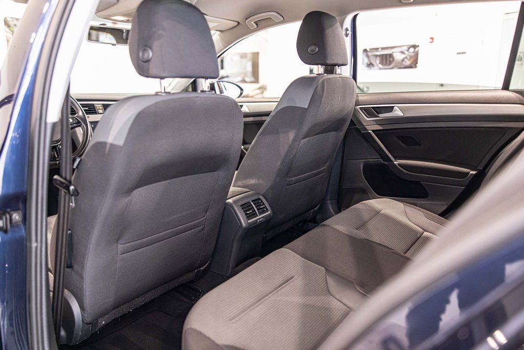 Used 2016 Volkswagen Golf S image 30