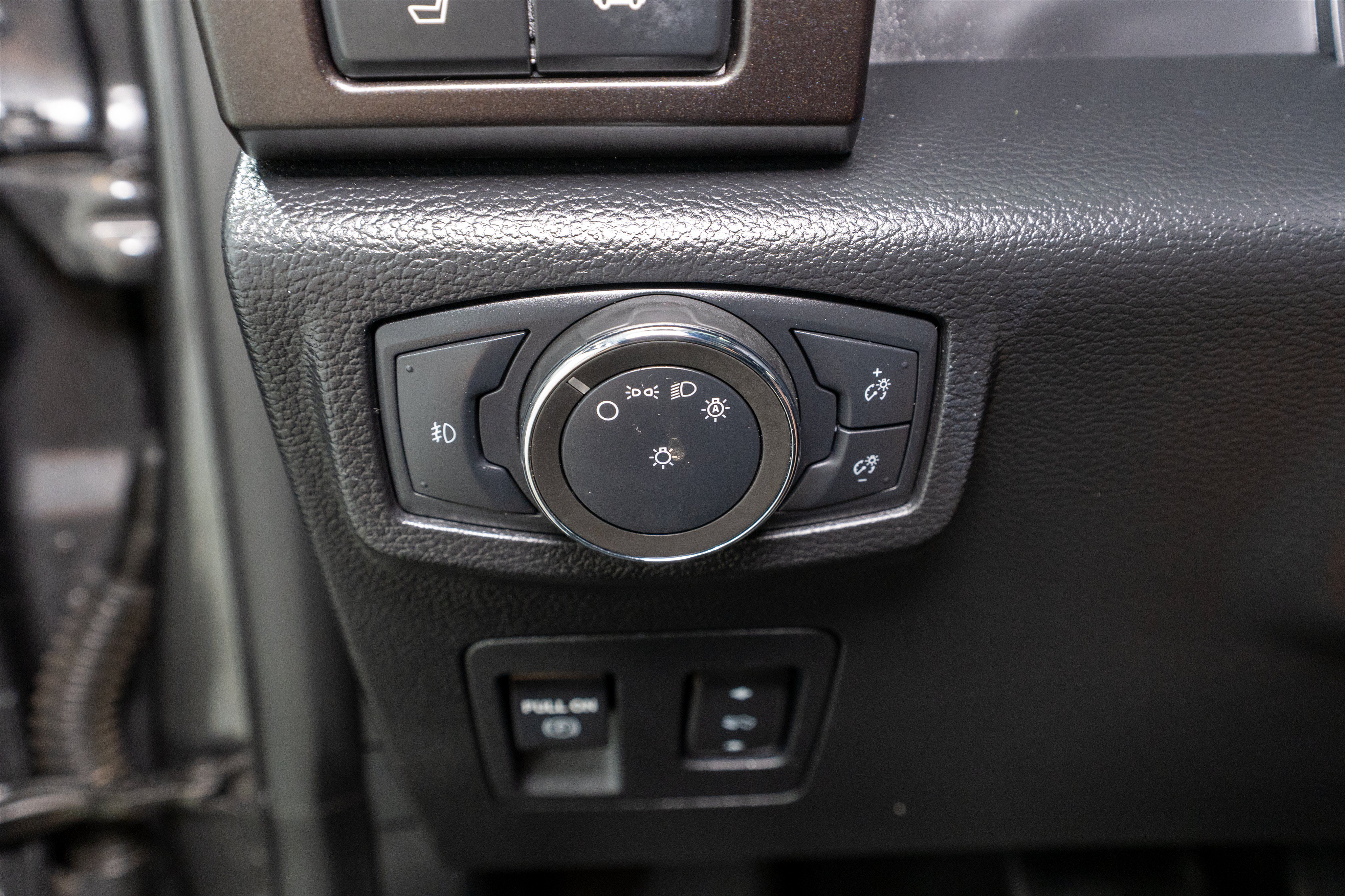 Used 2021 Ford Expedition Limited RWD image 32
