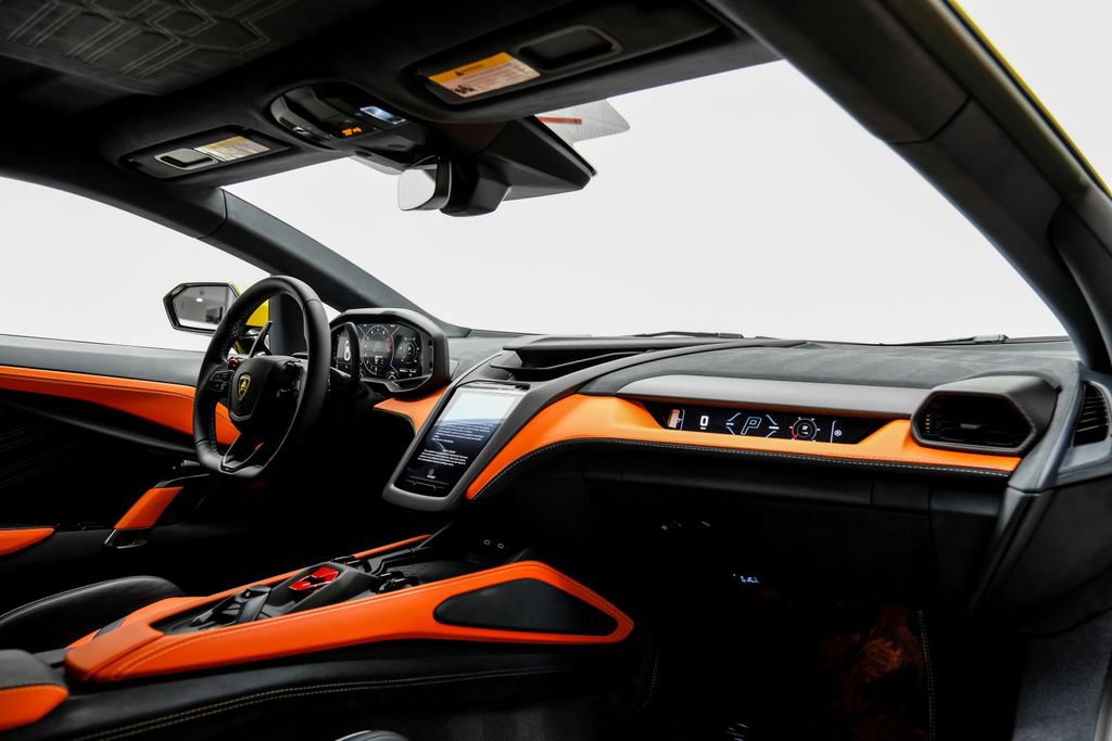 Used 2025 Lamborghini Revuelto AWD/4WD image 14