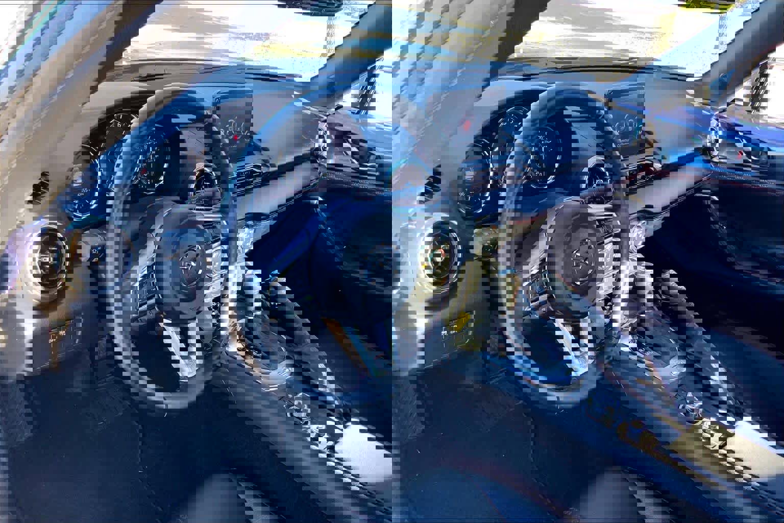 Used 2019 MAZDA MX-5 Miata RF Grand Touring image 14