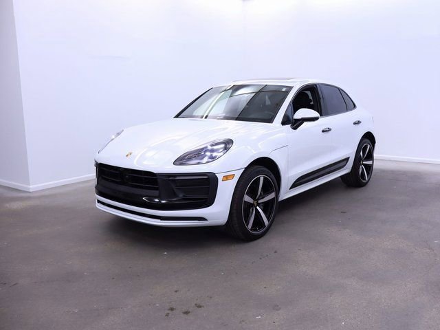 New 2024 Porsche Macan image 2