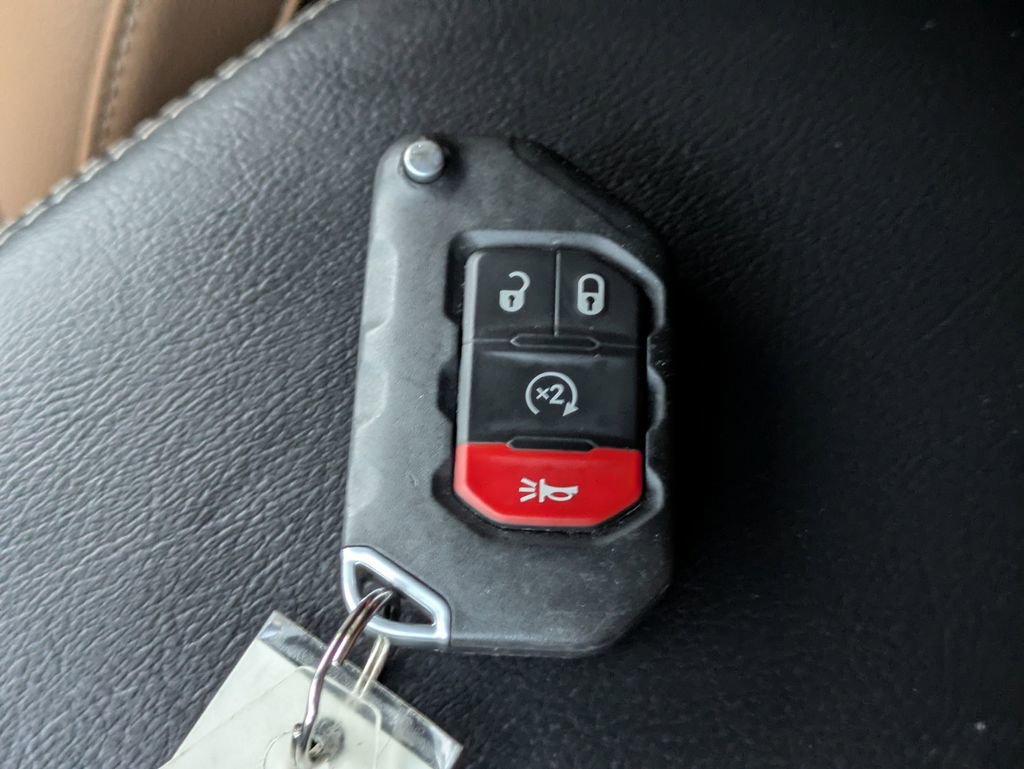 Used 2021 Jeep Wrangler Unlimited Rubicon image 31