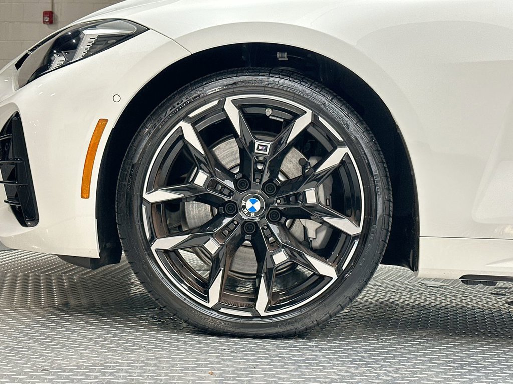 Used 2027 BMW 430i xDrive Convertible w/ M Sport Package AWD/4WD image 17