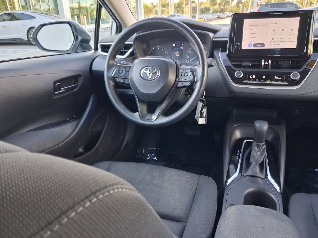 Used 2025 Toyota Corolla LE FWD image 15