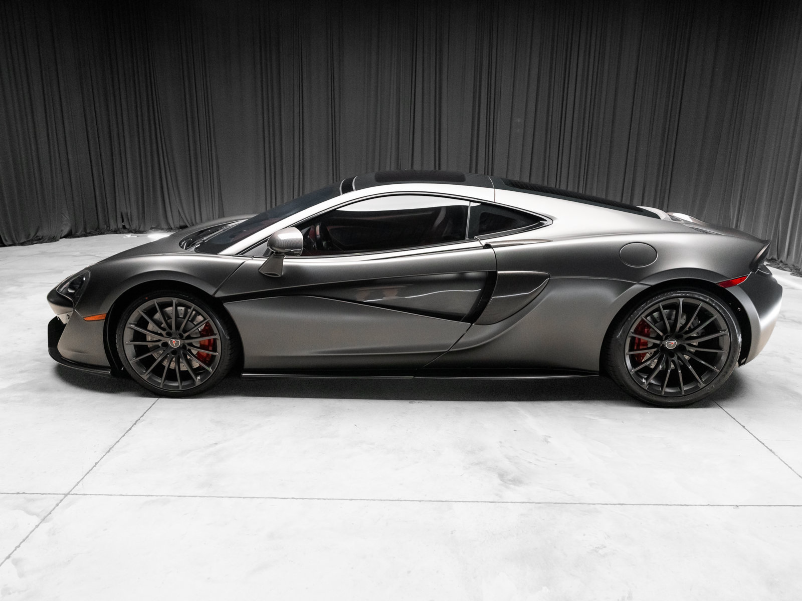 Used 2017 McLaren 570S RWD image 13