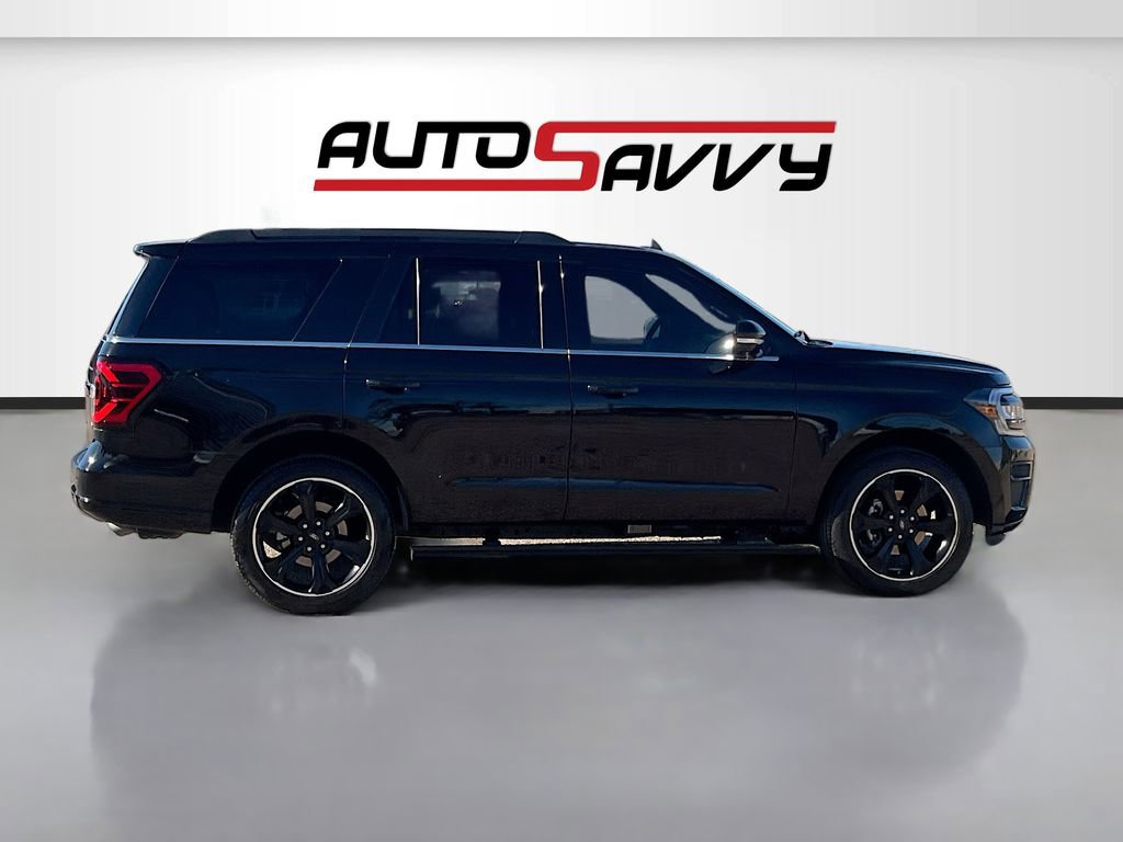 Used 2022 Ford Expedition Limited image 8