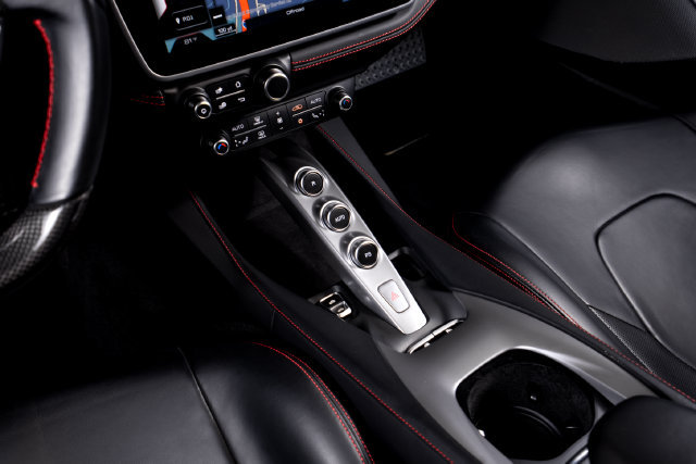 Certified 2020 Ferrari Portofino RWD image 33