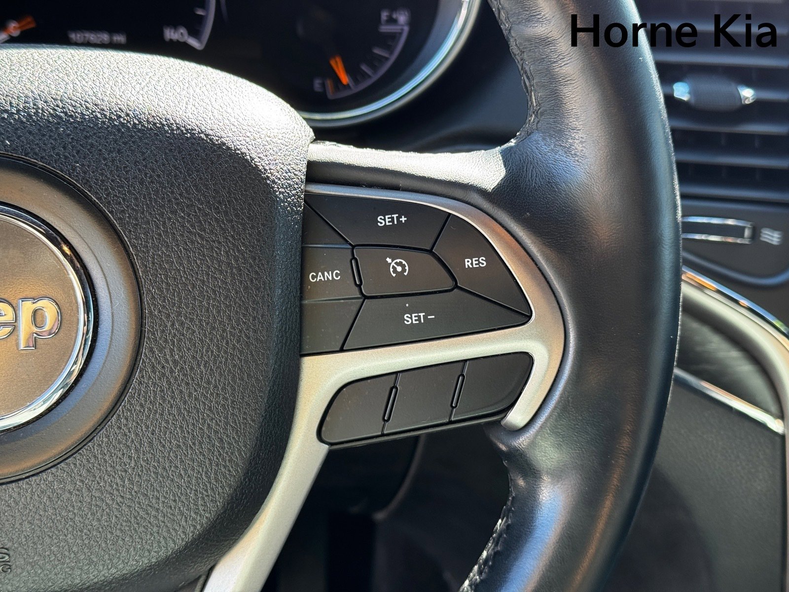 Used 2018 Jeep Grand Cherokee Limited w/ Luxury Group II image 17