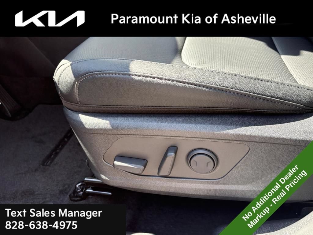 New 2026 Kia Sportage EX FWD image 18
