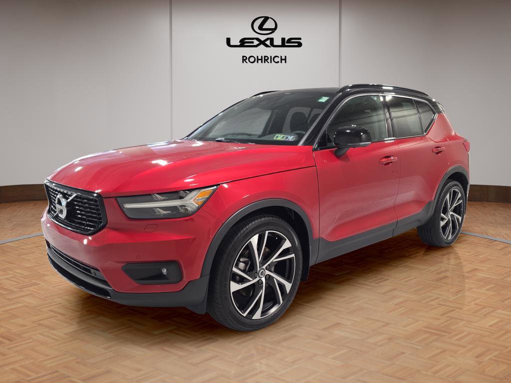 Used 2021 Volvo XC40 T5 R-Design w/ Advanced Package