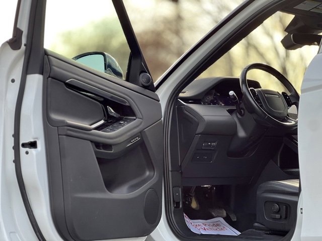 Used 2020 Land Rover Range Rover Evoque SE image 9