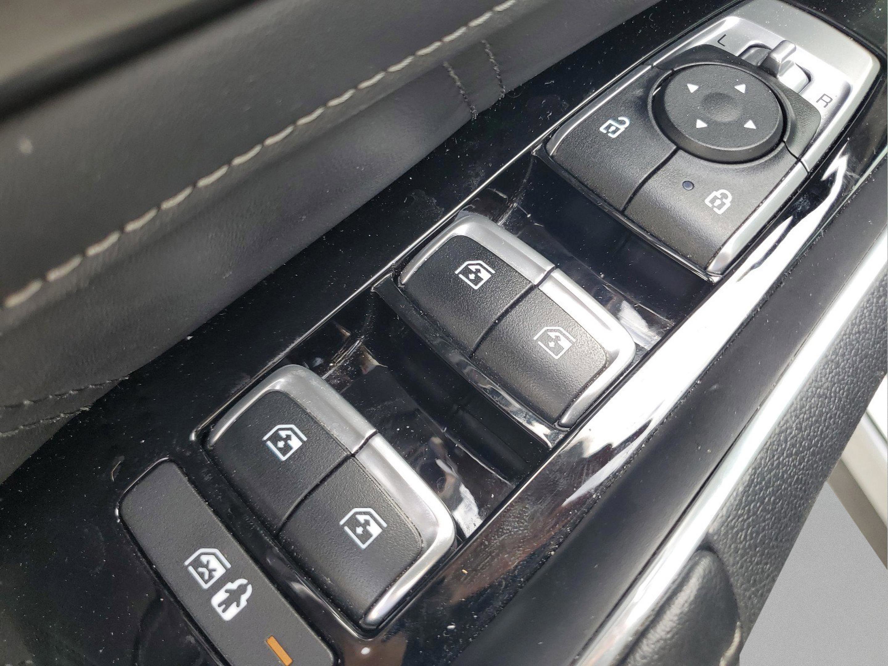 Certified 2022 Kia Sorento SX image 17