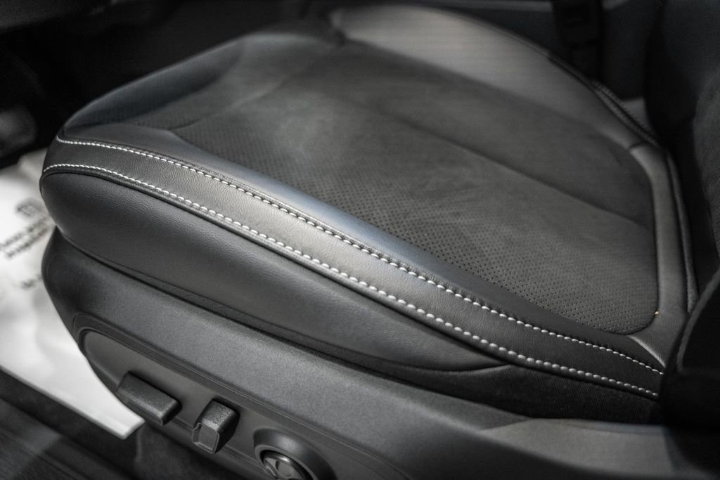 New 2025 Jeep Grand Cherokee Altitude image 34