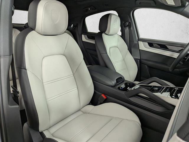 New 2026 Porsche Cayenne Coupe image 24