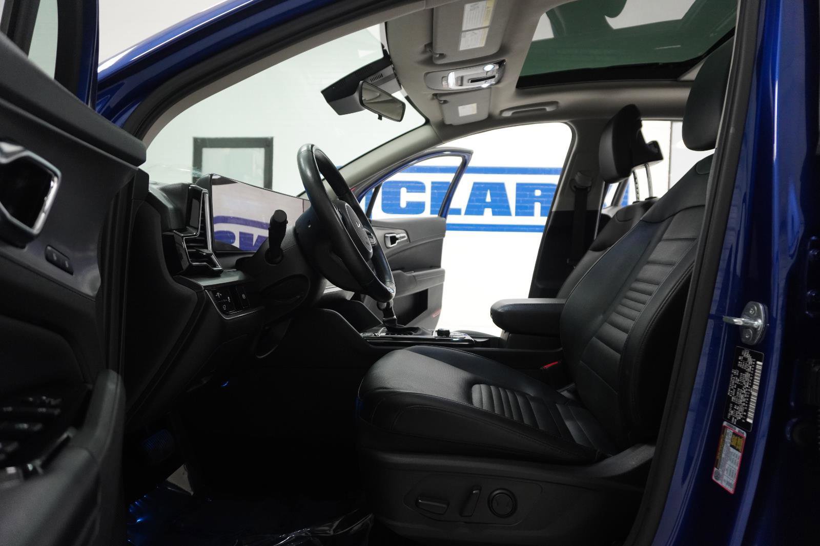 Used 2023 Kia Sportage SX image 15