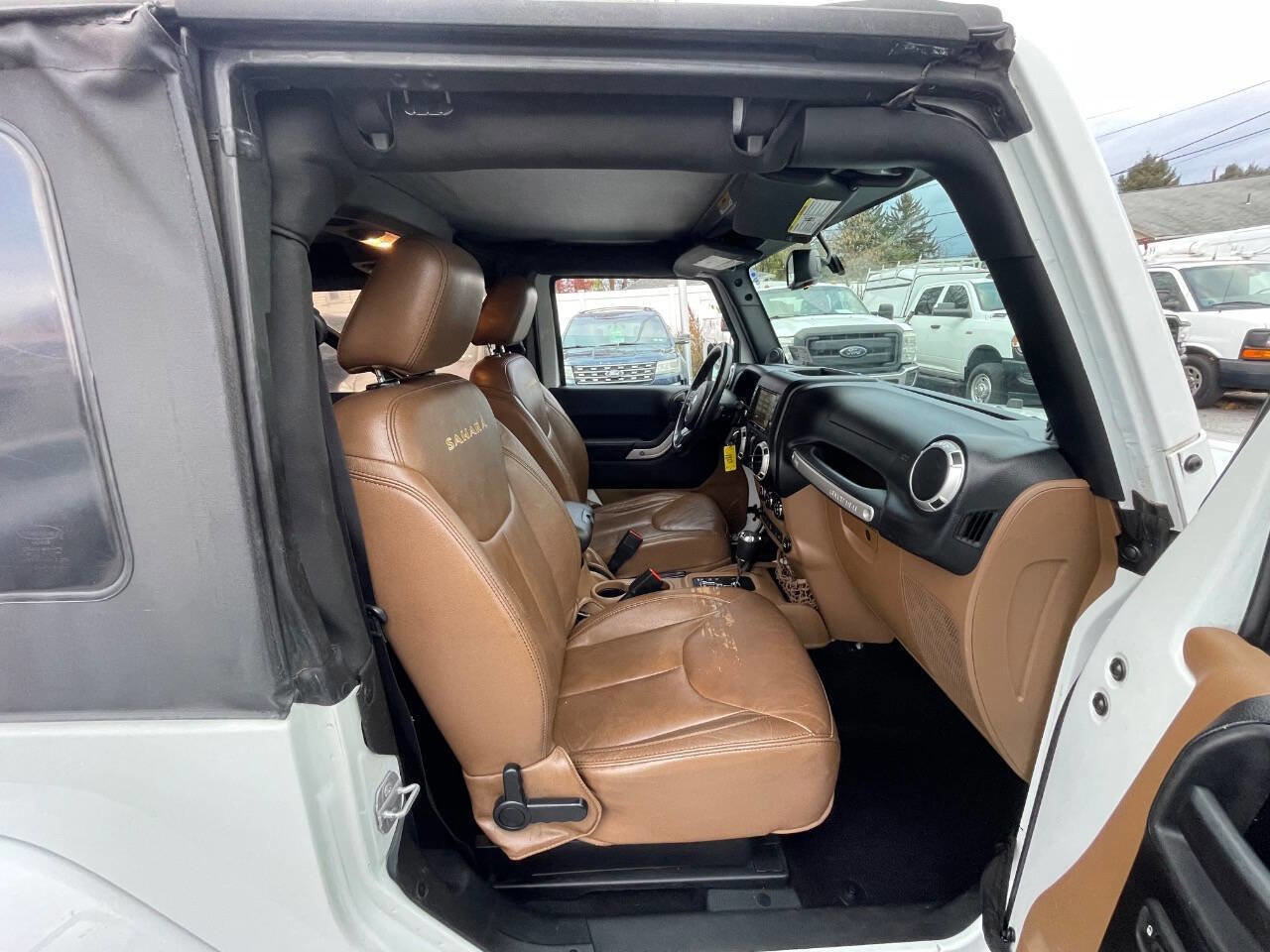 Used 2014 Jeep Wrangler Sahara w/ Connectivity Group image 23