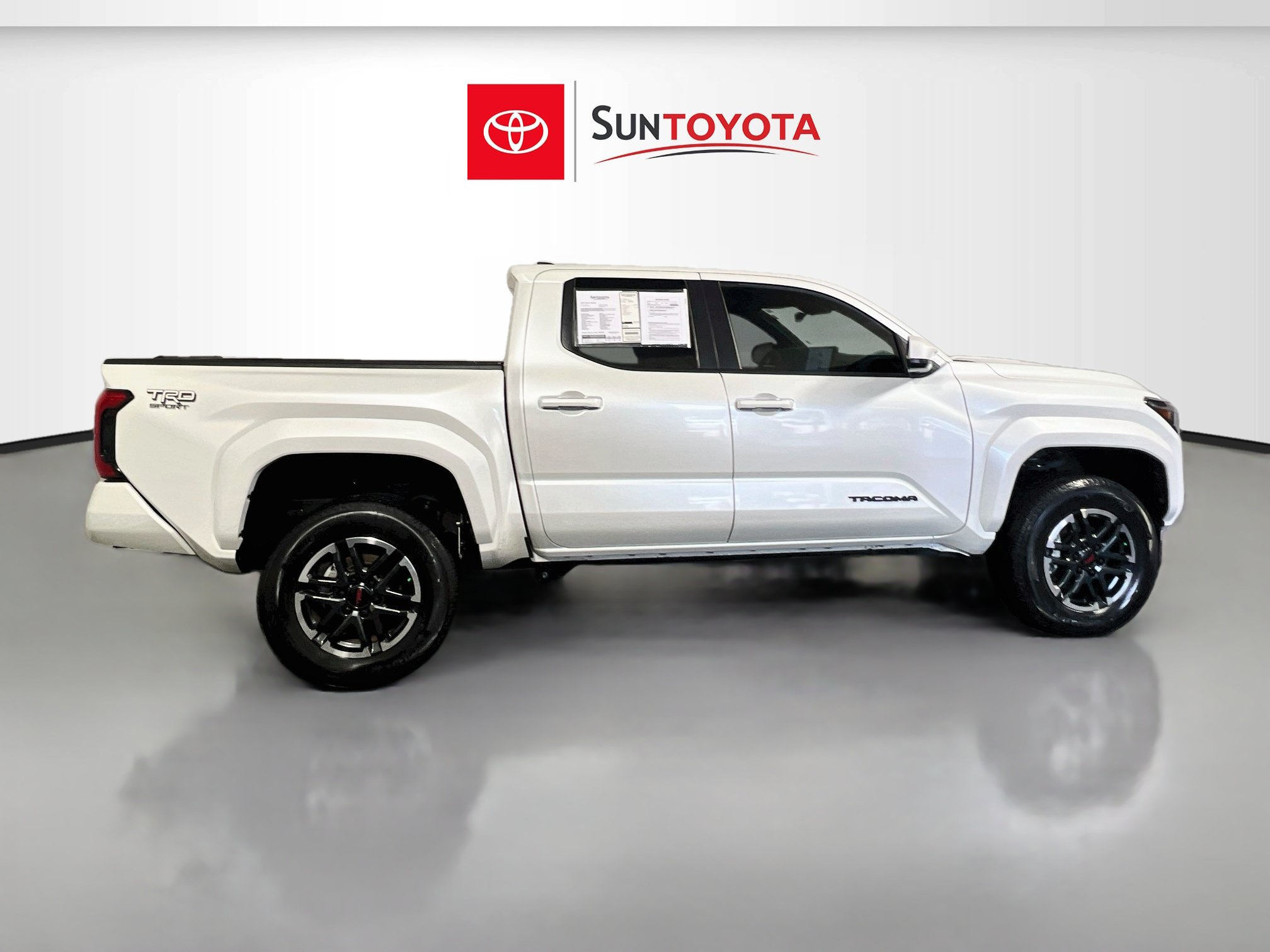 Used 2024 Toyota Tacoma TRD Sport AWD/4WD image 2