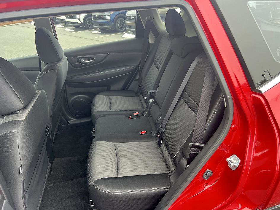 Used 2017 Nissan Rogue S image 14