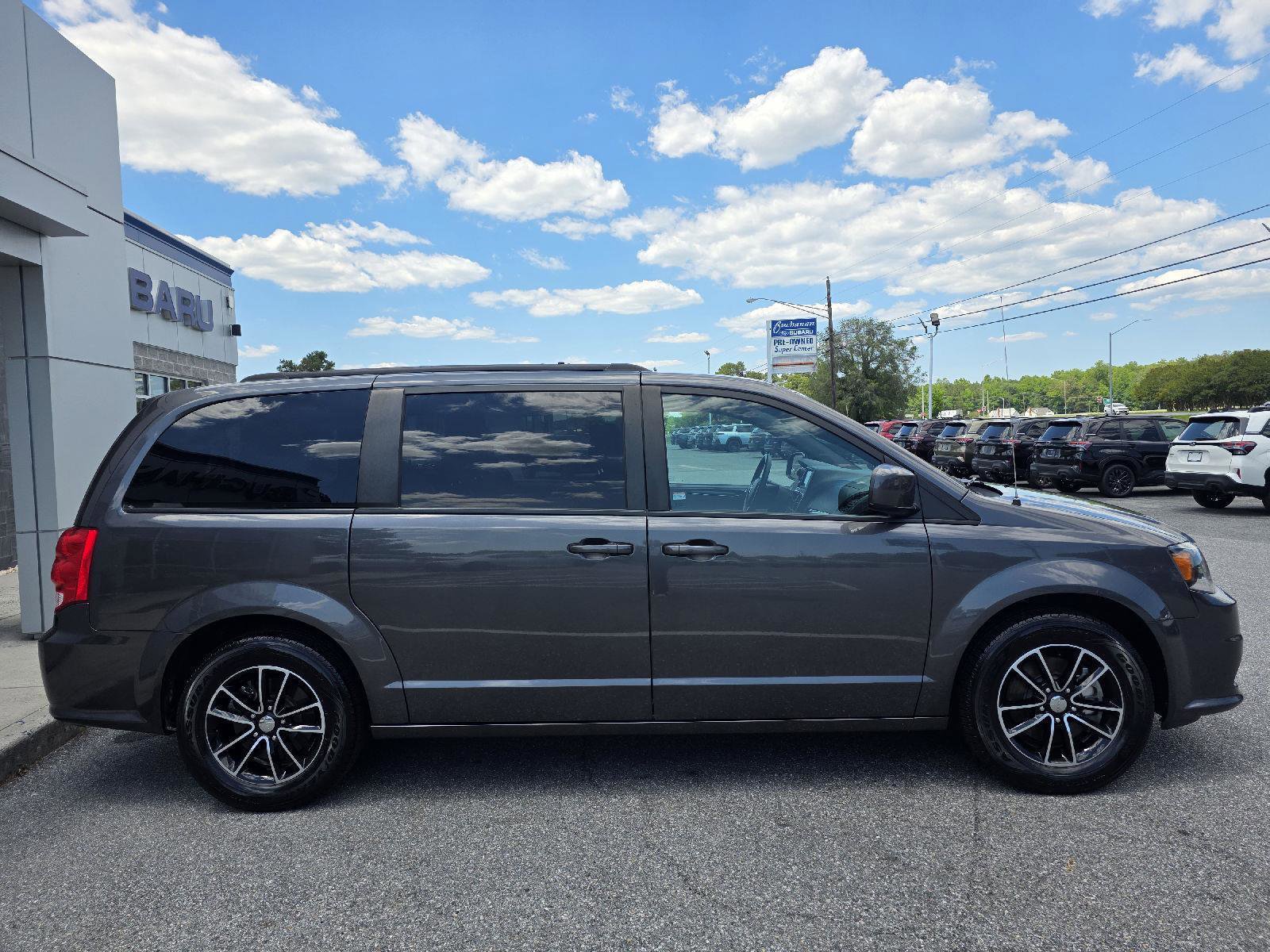 Used 2019 Dodge Grand Caravan SE FWD image 4